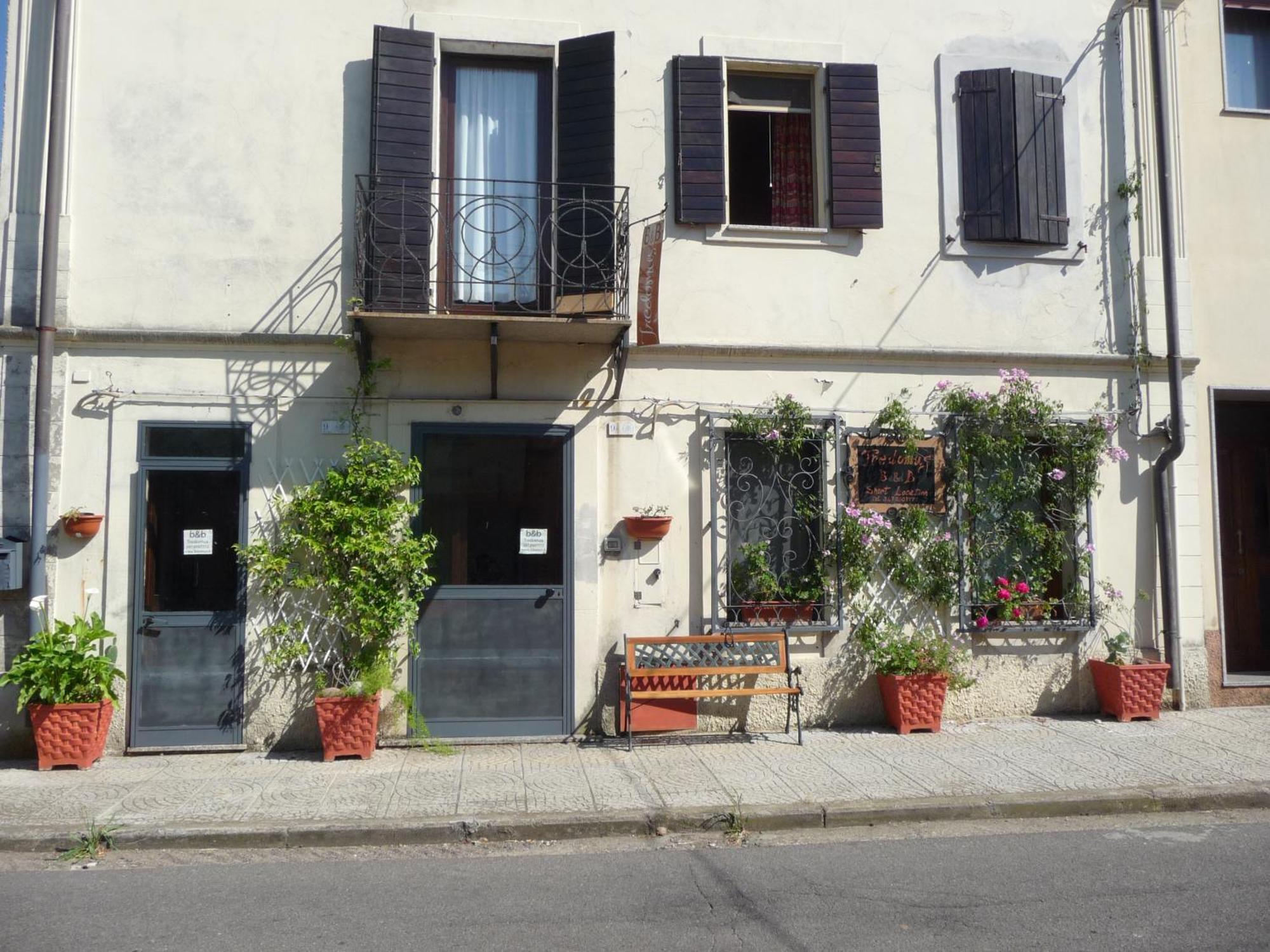 B&B Tredomus Tresnuraghes Екстериор снимка